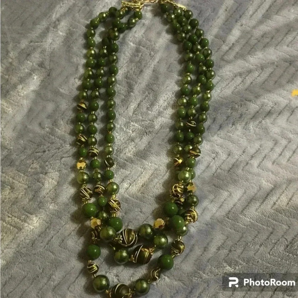 Vintage Green and Gold Three Tier Necklace - Picture 2 of 4